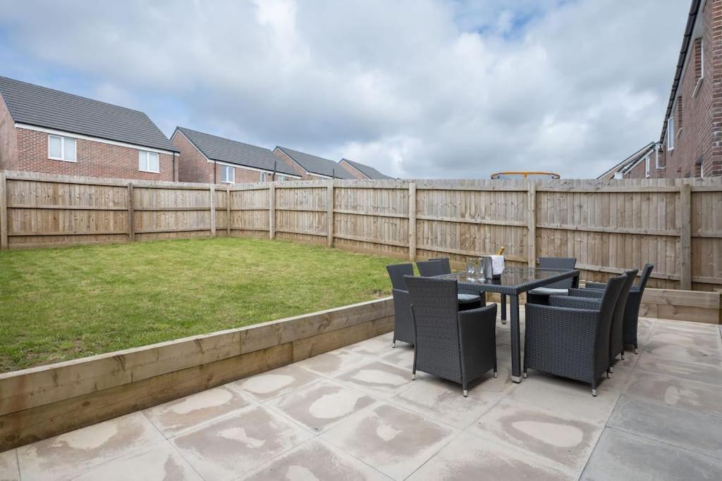 Cosy 3 Bed Near Beaches, Cardiff & Brecon Beacons Coity Zewnętrze zdjęcie