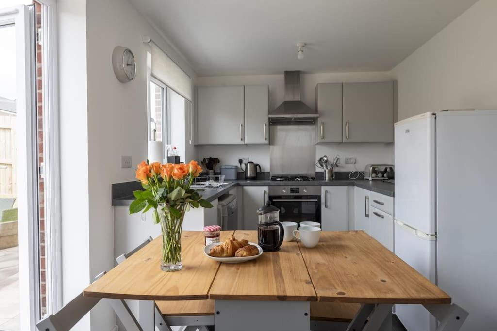 Cosy 3 Bed Near Beaches, Cardiff & Brecon Beacons Coity Zewnętrze zdjęcie